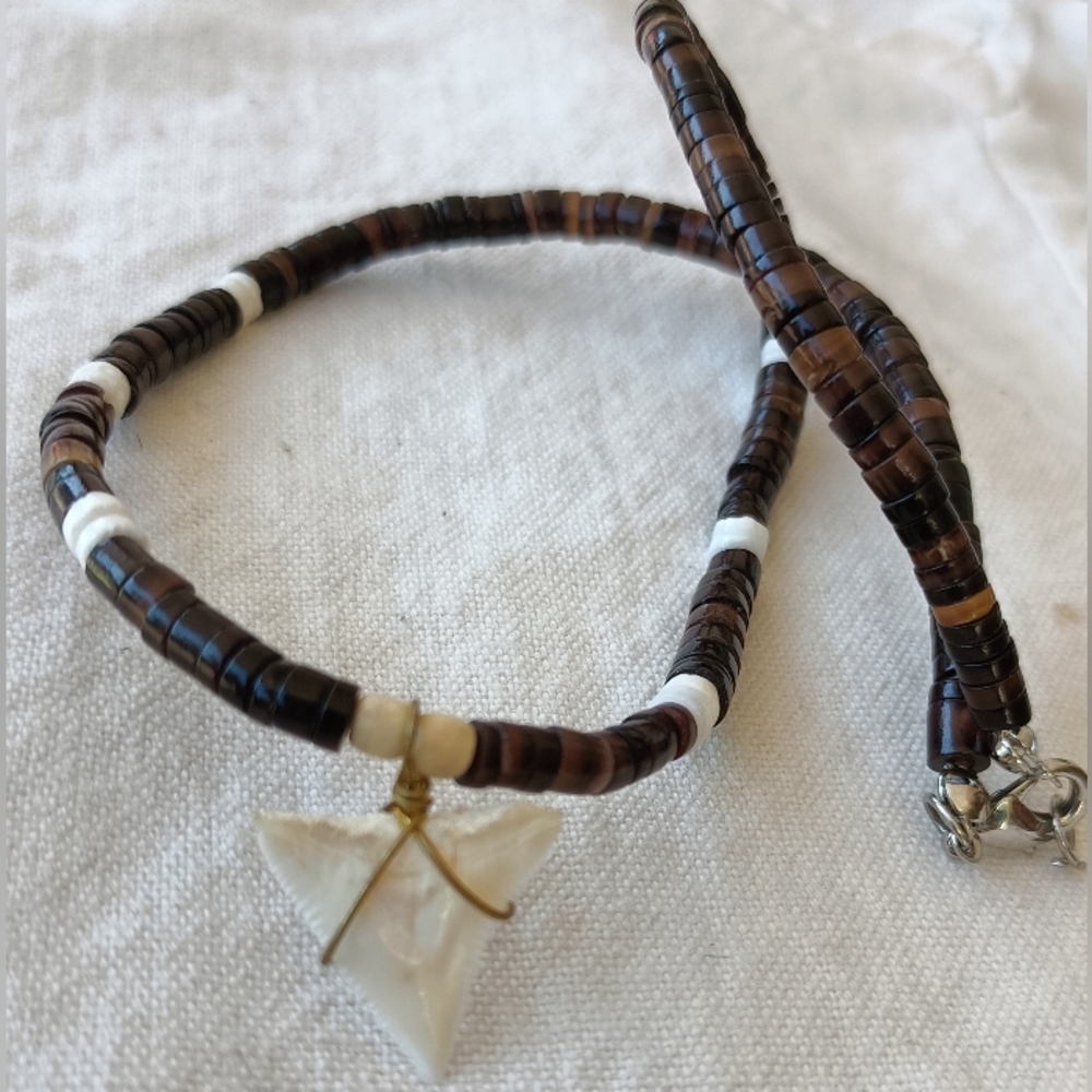Brown and White Beaded Shell Pendant Necklace